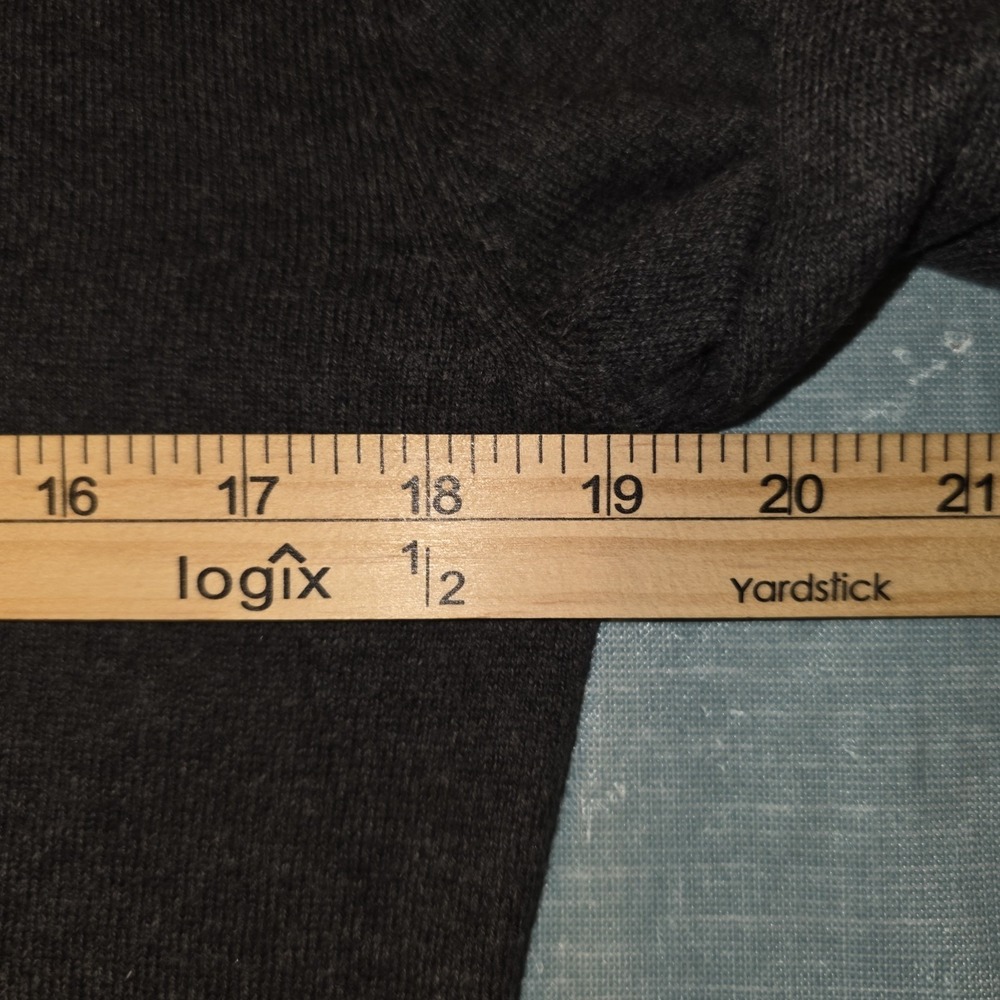 Cremieux Men's Charcoal Gray V-Neck Cozy Business Casual Cashmere Sweater Small - Picture 7 of 9
